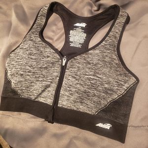 HOSIERY | Like New Fully Lined Zip Front Sports Bra!